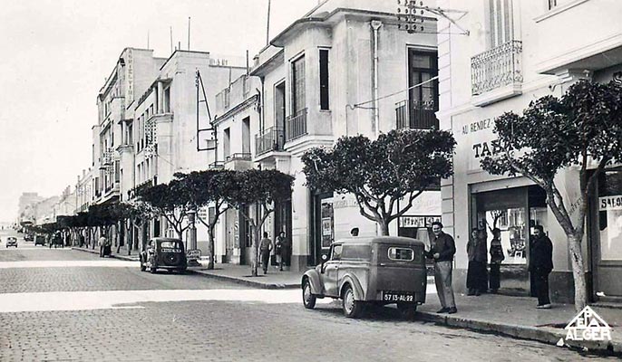 Mostaganem, avenue Anatole France.